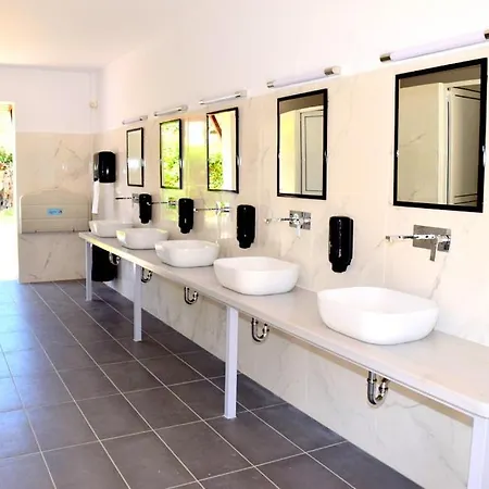 Kemping & Castle View Mistra