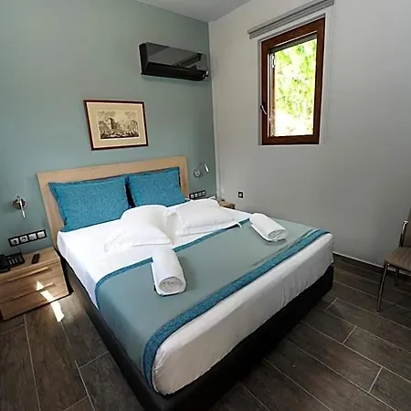 & Castle View אתר קמפינג