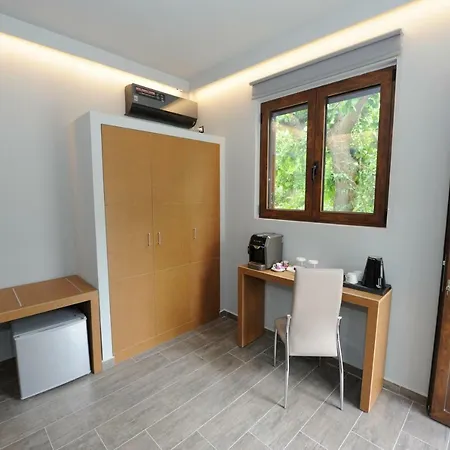 & Castle View אתר קמפינג 4*