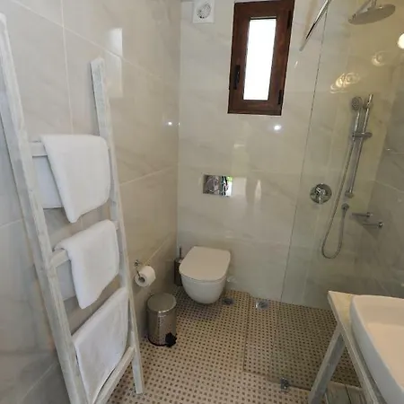 Κάμπινγκ & Castle View Μυστράς