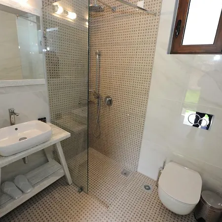 Kemping & Castle View Mistra