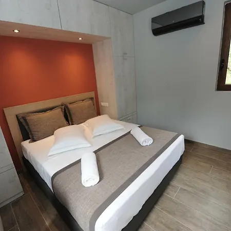& Castle View אתר קמפינג 4*