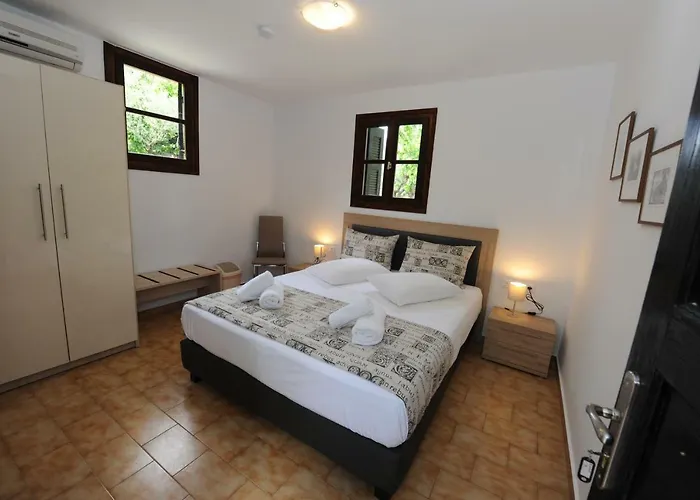 & Castle View ميستراس