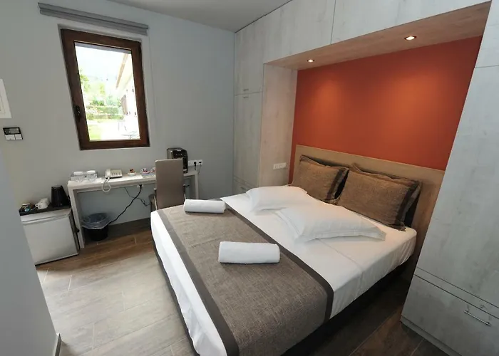 캠프장 & Castle View 미스트라스