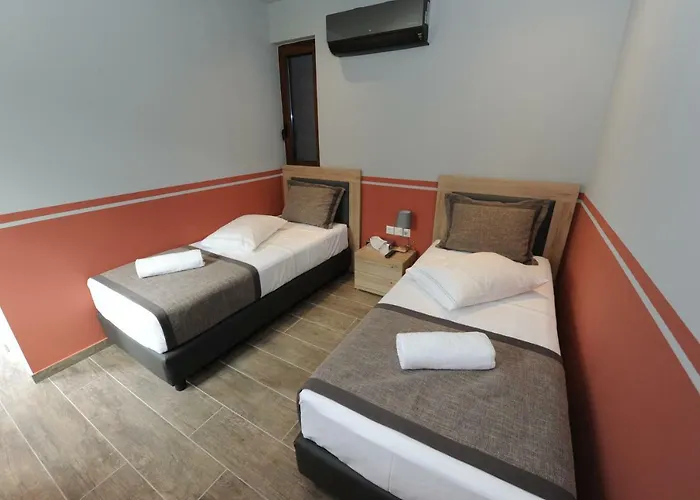 & Castle View Camping 4*