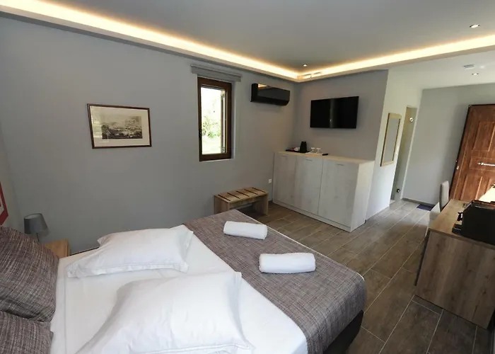 & Castle View ميستراس